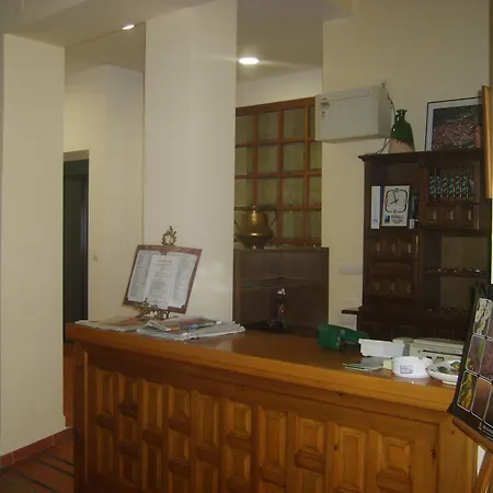 Hispanidad ホテル 2*